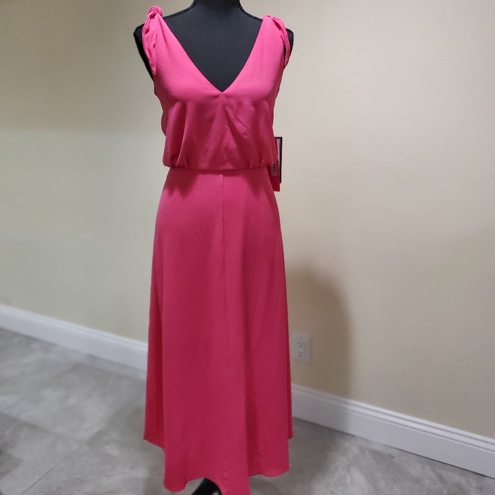 Betsey Johnson

Women's Plus-Size Pebble Crepe - Picture 3 of 5